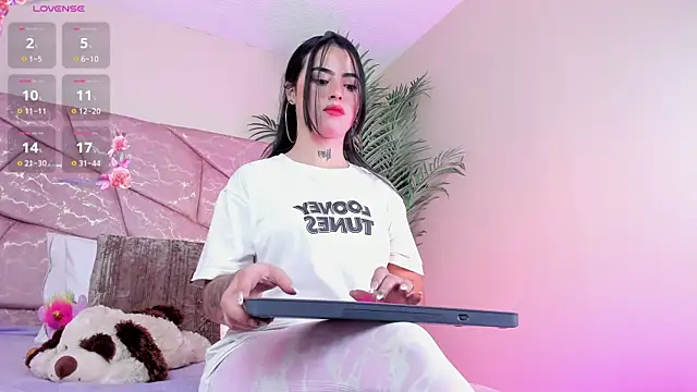  Naomi Fox  online show from 01/16/26, 01:48