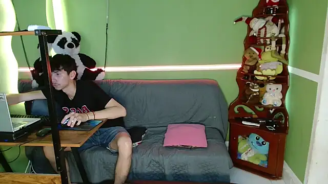 Snapshot of Kurt_williams1 chatting on 11/26/25, 11:39 Kurt williams1 online show from 11/26/25, 11:39