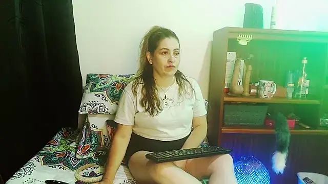 Snapshot of dayan_hanks chatting on 04/12/26, 11:10 dayan hanks online show from 04/12/26, 11:10