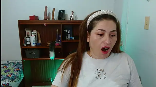 Snapshot of dayan_hanks chatting on 04/22/26, 12:57 dayan hanks online show from 04/22/26, 12:57