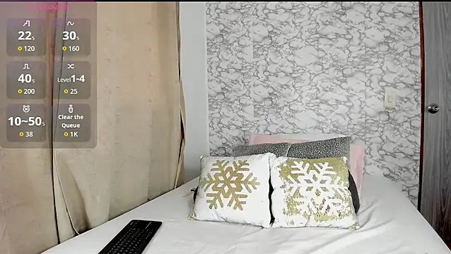 sofiaalarson online show from 12/16/25, 02:22