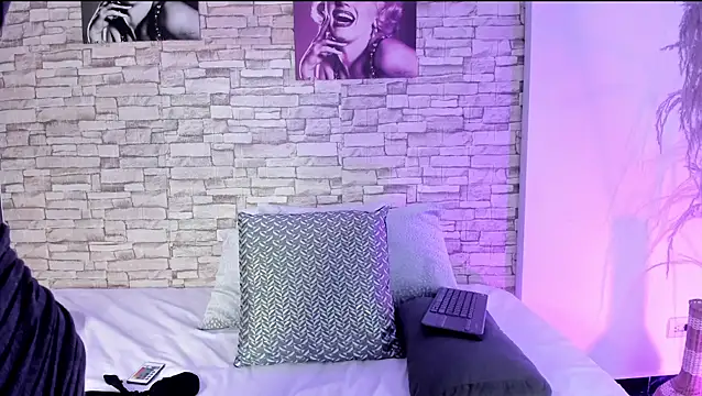 Snapshot of sofiaalarson chatting on 02/28/26, 01:50 sofiaalarson online show from 02/28/26, 01:50