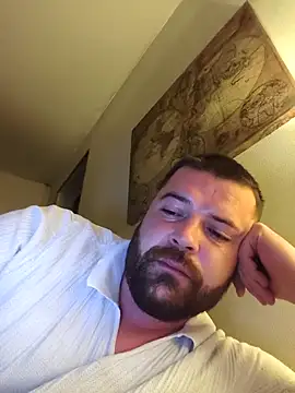 Snapshot of tomluckies chatting on 11/09/25, 05:06 tomluckies online show from 11/09/25, 05:06