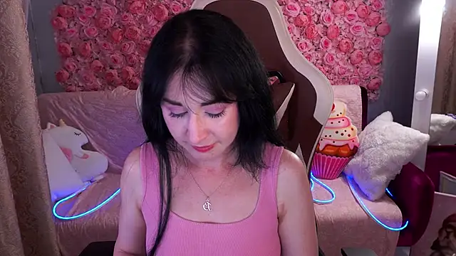 Snapshot of CarolinaaFoxyyy chatting on 05/18/26, 06:47 CarolinaaFoxyyy online show from 05/18/26, 06:47