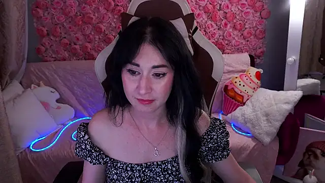 Snapshot of CarolinaaFoxyyy chatting on 05/20/26, 06:47 CarolinaaFoxyyy online show from 05/20/26, 06:47