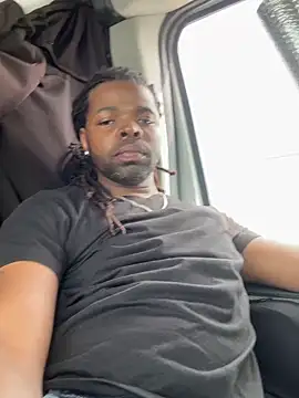 Snapshot of Mr_Sirthedom chatting on 04/18/26, 09:48 Mr Sirthedom online show from 04/18/26, 09:48