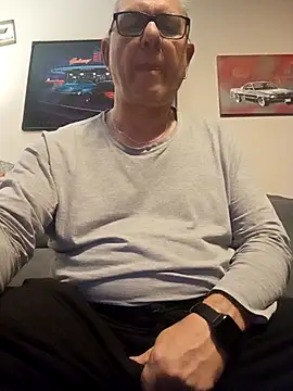 andy-1961 online show from 11/12/25, 03:56