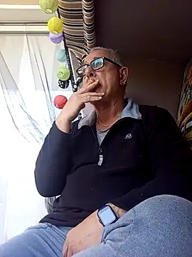 andy-1961 online show from 11/20/25, 01:44