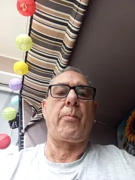 andy-1961 online show from 11/26/25, 09:21