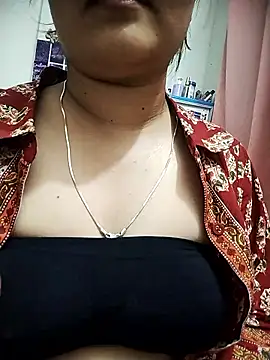 minni64207 online show from 05/17/26, 07:21