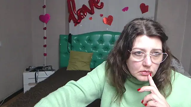 RoseHille online show from 02/03/26, 02:44