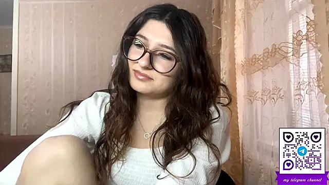 Snapshot of DonnieBooton chatting on 04/21/26, 12:44 DonnieBooton online show from 04/21/26, 12:44