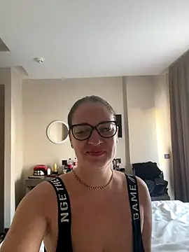 Milana8263 online show from 12/18/25, 06:30