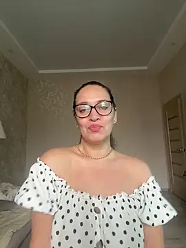 Snapshot of Milana8263 chatting on 02/15/26, 08:24 Milana8263 online show from 02/15/26, 08:24