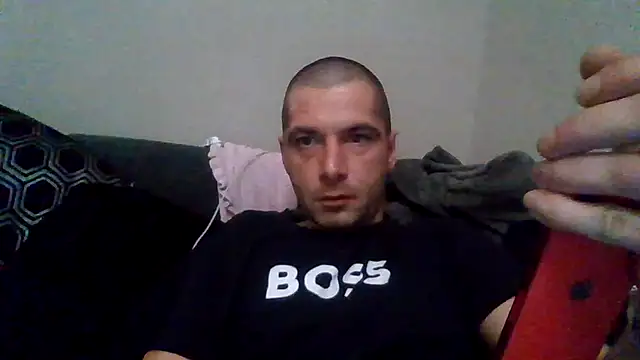 Snapshot of Kinkycouple142 chatting on 04/02/26, 08:17 Kinkycouple142 online show from 04/02/26, 08:17