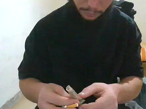 Snapshot of Malessere1922 chatting on 11/19/25, 08:53 Malessere1922 online show from 11/19/25, 08:53