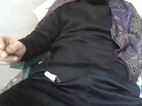 Snapshot of Malessere1922 chatting on 11/26/25, 09:21 Malessere1922 online show from 11/26/25, 09:21