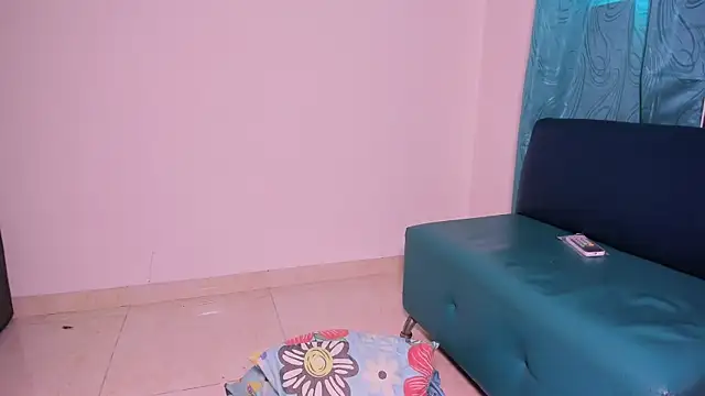 Snapshot of Be_pretty_skinny-HD chatting on 11/10/25, 09:36 Be pretty skinny-HD online show from 11/10/25, 09:36