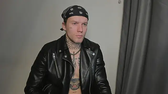 Huntall77 online show from 11/17/25, 04:35