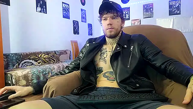 Huntall77 online show from 12/16/25, 07:35