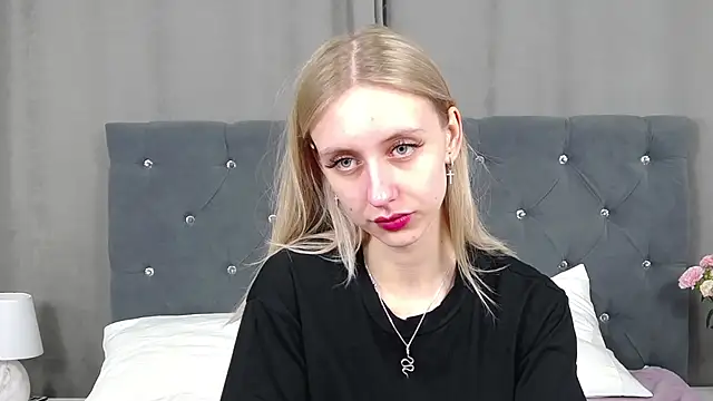 Snapshot of RachaelCute chatting on 04/08/26, 07:30 RachaelCute online show from 04/08/26, 07:30