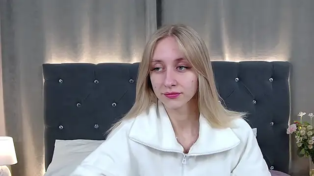 Snapshot of RachaelCute chatting on 04/18/26, 04:27 RachaelCute online show from 04/18/26, 04:27