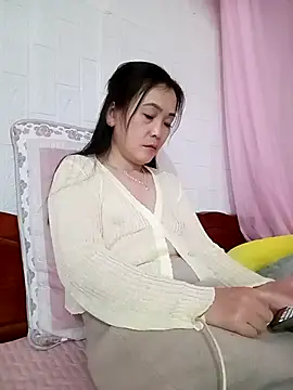 Feeling-hot online show from 02/24/26, 07:12