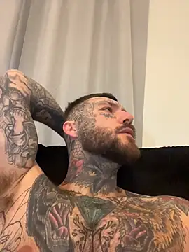 Snapshot of magicmichaell chatting on 03/16/26, 01:04 magicmichaell online show from 03/16/26, 01:04