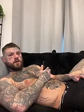 Snapshot of magicmichaell chatting on 04/14/26, 02:23 magicmichaell online show from 04/14/26, 02:23