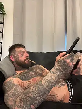 Snapshot of magicmichaell chatting on 04/16/26, 02:29 magicmichaell online show from 04/16/26, 02:29