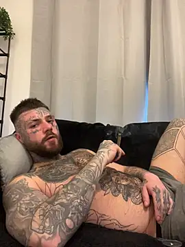 Snapshot of magicmichaell chatting on 04/18/26, 04:11 magicmichaell online show from 04/18/26, 04:11