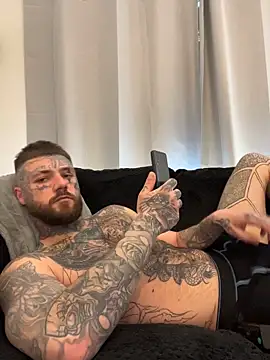 Snapshot of magicmichaell chatting on 04/23/26, 01:46 magicmichaell online show from 04/23/26, 01:46