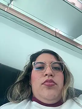 Amira Malia online show from 05/16/26, 04:28
