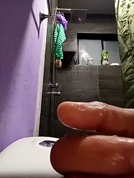 Snapshot of charlyver36 chatting on 11/12/25, 02:34 charlyver36 online show from 11/12/25, 02:34