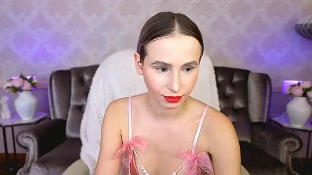 YourMoneyBossNikki online show from 11/12/25, 01:44