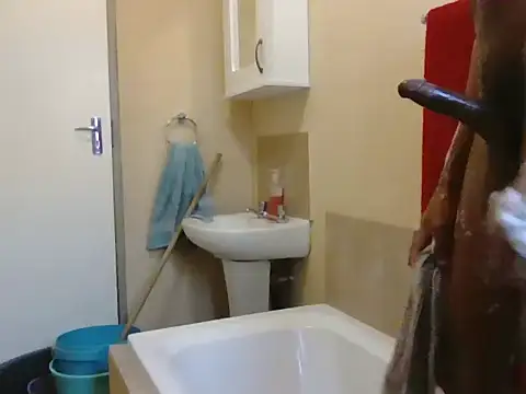 Snapshot of caramellon chatting on 11/10/25, 03:00 caramellon online show from 11/10/25, 03:00