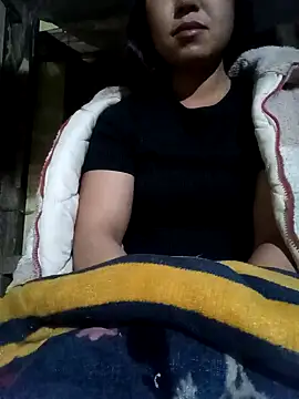 Snapshot of mi_ka_mi chatting on 11/25/25, 05:35 mi ka mi online show from 11/25/25, 05:35