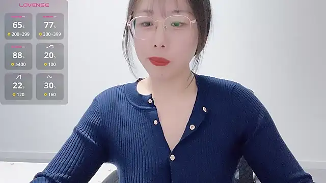 Snapshot of suisui322 chatting on 12/18/25, 02:12 suisui322 online show from 12/18/25, 02:12