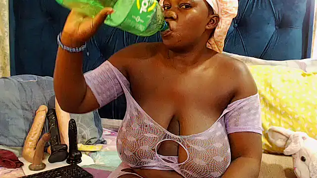 Snapshot of DarkCherryx chatting on 02/15/26, 09:52 DarkCherryx online show from 02/15/26, 09:52