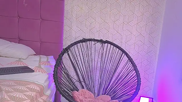 Kylie strong online show from 11/19/25, 12:05