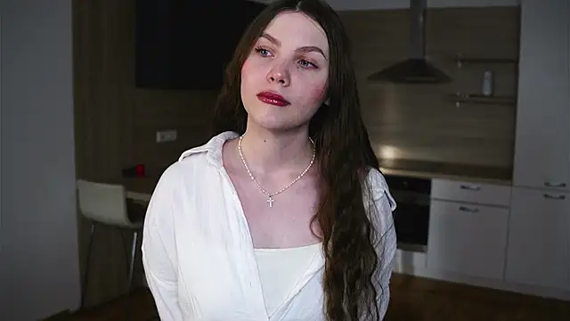 BelvaCaimi online show from 11/25/25, 06:24