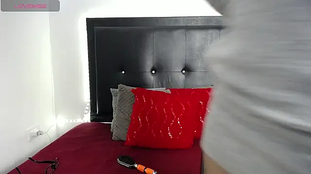 perla stone 20 online show from 02/03/26, 12:31