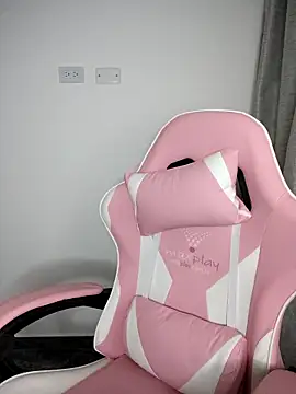 Snapshot of Sarah_Lark- chatting on 02/23/26, 11:46 Sarah Lark- online show from 02/23/26, 11:46