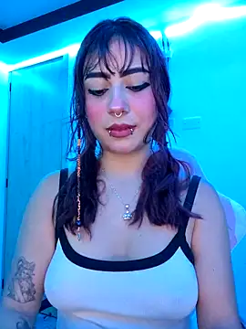 Snapshot of Sarah_Lark- chatting on 03/25/26, 11:33 Sarah Lark- online show from 03/25/26, 11:33