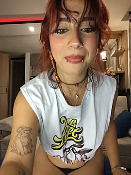 Snapshot of Sarah_Lark- chatting on 07/14/26, 12:46 Sarah Lark- online show from 07/14/26, 12:46
