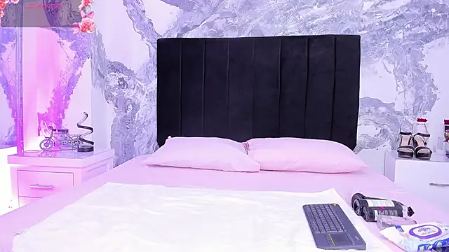 lilithDraven  online show from 12/23/25, 05:05