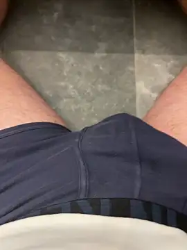 Snapshot of fra06_ chatting on 11/10/25, 09:36 fra06 online show from 11/10/25, 09:36