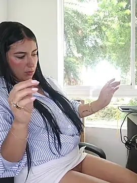 Snapshot of ViolettaWalton1 chatting on 02/12/26, 02:23 ViolettaWalton1 online show from 02/12/26, 02:23