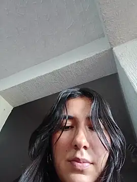 Snapshot of ViolettaWalton1 chatting on 05/22/26, 12:33 ViolettaWalton1 online show from 05/22/26, 12:33