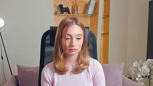 ReinaHenslin online show from 11/11/25, 08:25